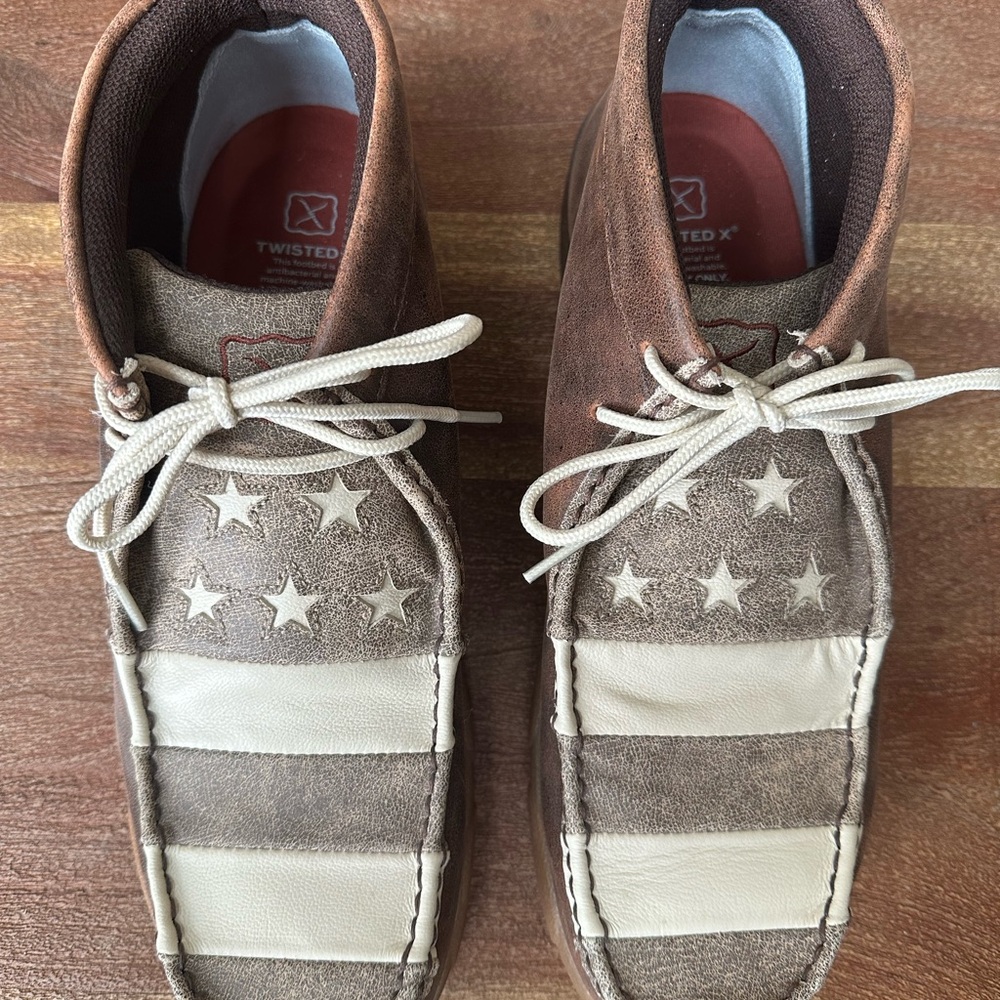 Twisted Men's Brown and Tan Chukka Boots